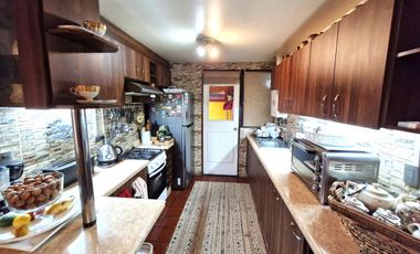 Casa en Alonso de Villanueva $ 180.000.000.-