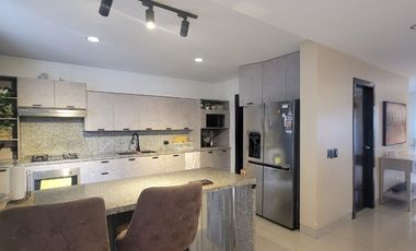 En alquiler moderna y lujosa casa  full amoblada en Urbanización Grecco, sector El Tornero vía a Samborondón
