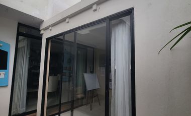En alquiler moderna y lujosa casa  full amoblada en Urbanización Grecco, sector El Tornero vía a Samborondón