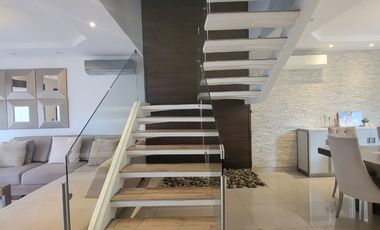 En alquiler moderna y lujosa casa  full amoblada en Urbanización Grecco, sector El Tornero vía a Samborondón