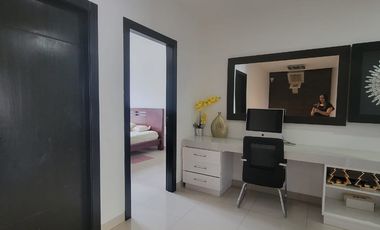 En alquiler moderna y lujosa casa  full amoblada en Urbanización Grecco, sector El Tornero vía a Samborondón