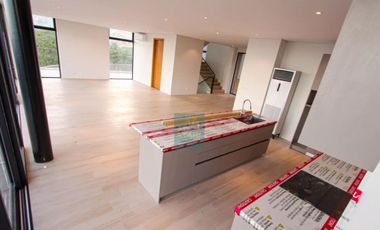 Brandnew Modern Style House With Pool in Monterrazas Overlooking Ocean and Mountains