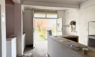 Casa Con Local Comercial, Sector Lorenzo Arenas