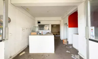 Casa Con Local Comercial, Sector Lorenzo Arenas