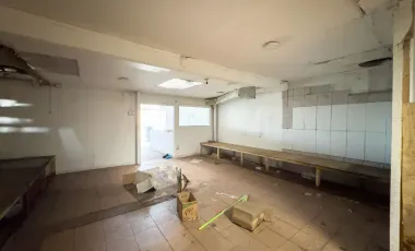 Casa Con Local Comercial, Sector Lorenzo Arenas