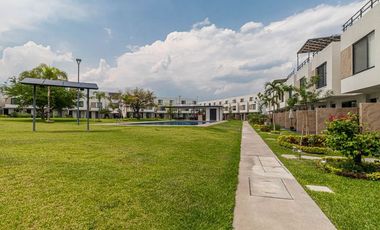 Casa en Venta con alberca en Club de Golf Xochitepec Morelos