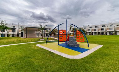 Casa en Venta con alberca en Club de Golf Xochitepec Morelos