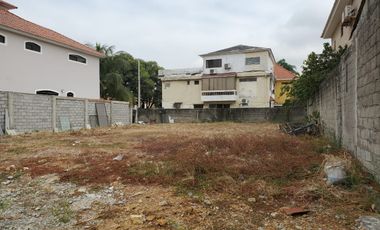 Terreno de venta en el km 1 de la Vía a Samborondón, Vista al Río, 690 m2.