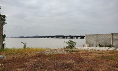 Terreno de venta en el km 1 de la Vía a Samborondón, Vista al Río, 690 m2.