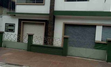 ALQUILER DE CASA PARA EMPRESA Y LOCALES COMERCIALES EN BARRIO ORELLANA TUNGURAHUA Y 1o. DE MAYO A UNA CUADRA AVE 9 DE OCTUBRE