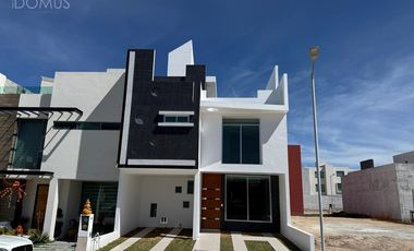 CASA EN VENTA EN MONTE OLIMPO