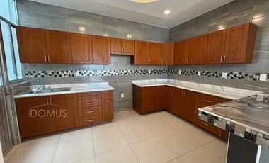 CASA EN VENTA EN MONTE OLIMPO