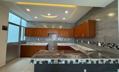 CASA EN VENTA EN MONTE OLIMPO