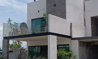 Casa en Venta en privada de 16 casa con alberca a 15 minutos de Cuernavaca Morelos