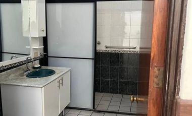 HERMOSA CASA DENTRO DE LA CIUDAD