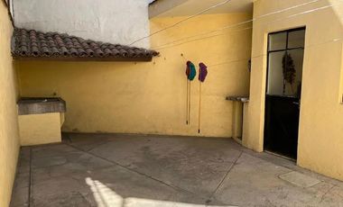 HERMOSA CASA DENTRO DE LA CIUDAD