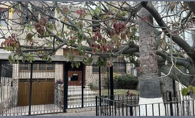 HERMOSA CASA DENTRO DE LA CIUDAD