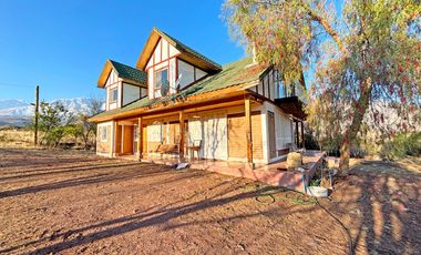 San Esteban- Arriendo Casa Residencial en Campos de Ahumada