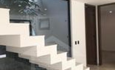 CASA CON CUARTA RECAMARA Y BAÑO COMPLETO  EN PLANTA BAJA EN LOMAS DE CAMPANARIO NORTE