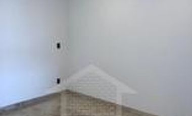 CASA CON CUARTA RECAMARA Y BAÑO COMPLETO  EN PLANTA BAJA EN LOMAS DE CAMPANARIO NORTE