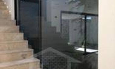 CASA CON CUARTA RECAMARA Y BAÑO COMPLETO  EN PLANTA BAJA EN LOMAS DE CAMPANARIO NORTE