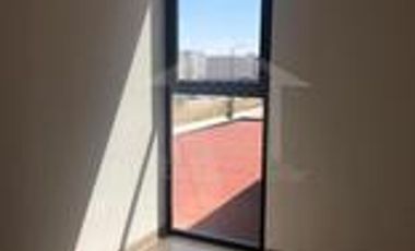 CASA CON CUARTA RECAMARA Y BAÑO COMPLETO  EN PLANTA BAJA EN LOMAS DE CAMPANARIO NORTE