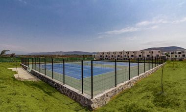 Casa en Venta con alberca canchas de tenis al sur de Cuernavaca en Xochitepec Morelos