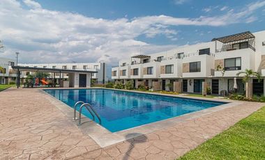 Casa en Venta con alberca canchas de pádel a 15 minutos  de Cuernavaca en Xochitepec Morelos