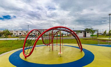 Casa en Venta con alberca canchas de pádel a 15 minutos  de Cuernavaca en Xochitepec Morelos