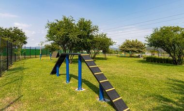 Casa en Venta con alberca canchas de tenis al sur de Cuernavaca en Xochitepec Morelos
