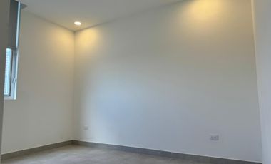DEPARTAMENTO RENTA EQUIPADO ARENA CALZADA CON BALCON