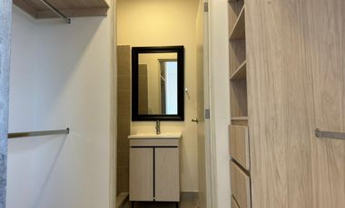 DEPARTAMENTO RENTA EQUIPADO ARENA CALZADA CON BALCON
