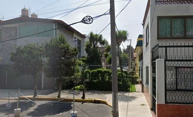 ¡¡Atención Inversionistas!! Venta de Hermosa Casa , Col. Paseos de Churubusco, CDMX.