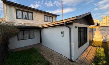 Casa 2 pisos 5 dormitorios 2 baños Parque Lantaño, Chillán