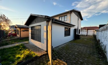 Casa 2 pisos 5 dormitorios 2 baños Parque Lantaño, Chillán