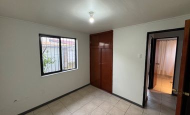 Casa 2 pisos 5 dormitorios 2 baños Parque Lantaño, Chillán