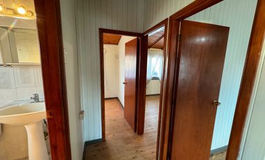 Casa 2 pisos 5 dormitorios 2 baños Parque Lantaño, Chillán