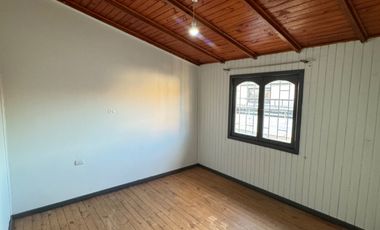 Casa 2 pisos 5 dormitorios 2 baños Parque Lantaño, Chillán