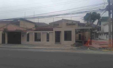 Casa en venta, sector Urdesa Central, Circunvalación sur 713 y  FICUS