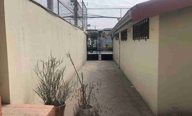 Casa en venta, sector Urdesa Central, Circunvalación sur 713 y  FICUS