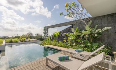 Exquisite Freehold Villa with Ocean Views in Uluwatu