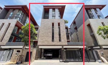 **Super Luxury Class Prime Location with Private Pool and Elevator Inside the House! For Sale: Ultra-Luxurious Detached Pool Villa, 4.5 Stories in the