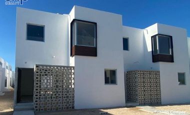 Casa de 2 pisos y 2 recámaras en venta en la zona oriente de Mérida - Entrega octubre 2024