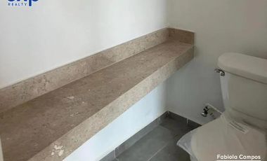 Casa de 2 pisos y 2 recámaras en venta en la zona oriente de Mérida - Entrega octubre 2024