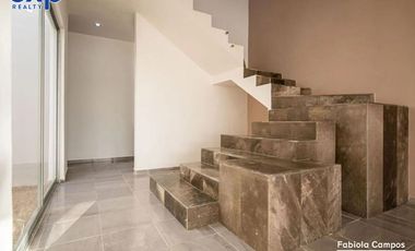 Casa de 2 pisos y 2 recámaras en venta, en la zona oriente de Mérida, Yucatán - Entrega noviembre 2024