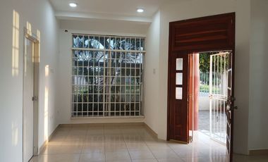 VENDO PROPIEDAD ESQUINERA, IDEAL PARA NEGOCIO O EMPRESA PRECIO DE OPORTUNIDAD.