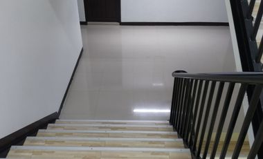 รับเน้นๆ 2 ล้าน++ ต่อปี !! ขาย อพาร์ทเม้นท์ ลาดหลุมแก้ว ปทุมธานี ใกล้ทางหลวง 340 ถนนบางบัวทอง - สุพรรณบุรี โรงงาน แหล่งจ้างงานล้อมรอบเพียบ รีบจับจอง ก