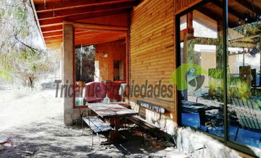 Terreno de 12 hectáreas con orilla de río y casa, Río Hurtado. $180 millones