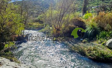 Terreno de 12 hectáreas con orilla de río y casa, Río Hurtado. $180 millones