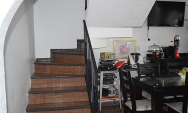 RENTA CASA EN SANTA URSULA CON JARDIN